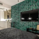 Super-apartamenty Vip Jacuzzi Iv *