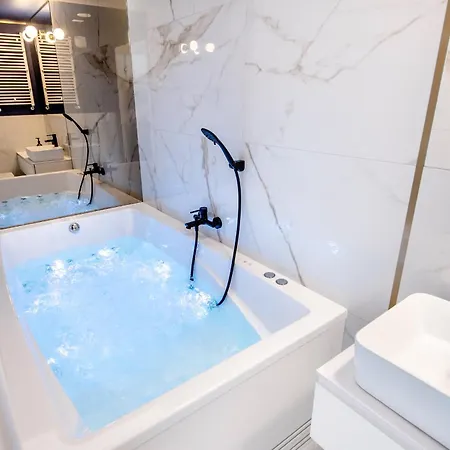 アパート Super-apartamenty Vip Jacuzzi Iv