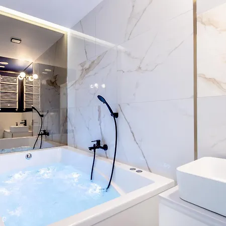 Super-apartamenty Vip Jacuzzi Iv アパート