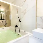 Super-apartamenty Vip Jacuzzi Iv * Posen