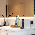 Super-apartamenty Vip Jacuzzi Iv Apartment *