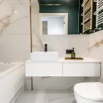 Super-apartamenty Vip Jacuzzi Iv Apartment *